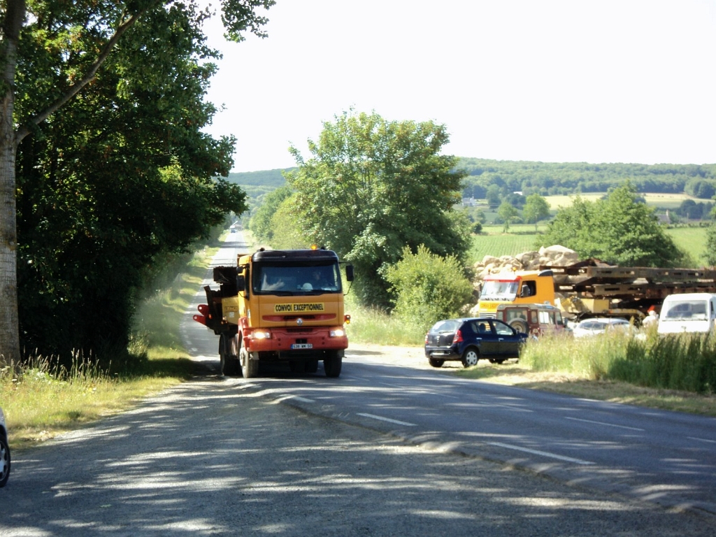 20110601 WHALE:BALEINE MOVES FROM BRÉCEY TO VIRE Bill Twohigg 023.jpg